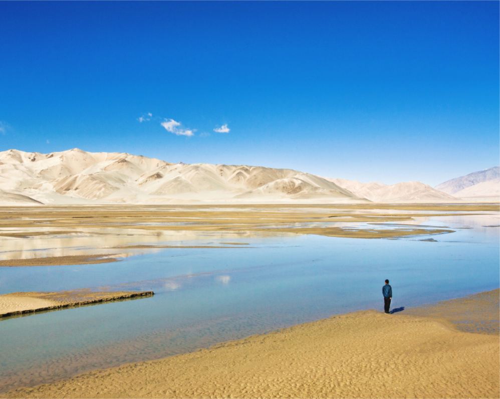 Main image Sand Lake, Western China